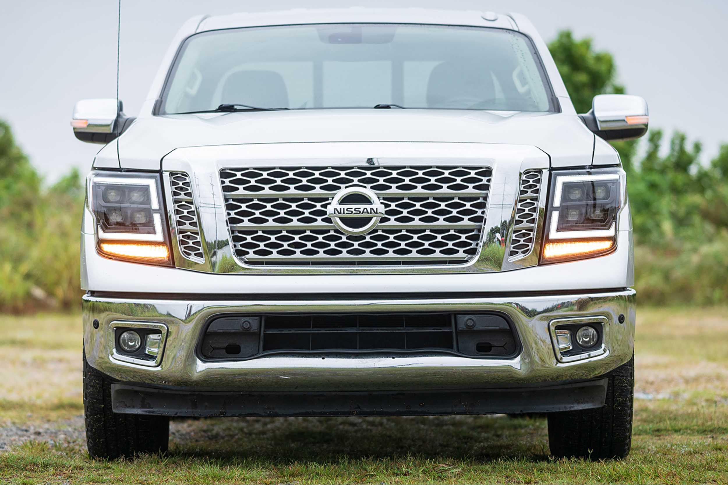 nissan titan daytime running lights